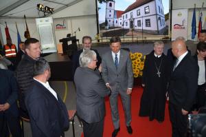 72614844_514586352607363_640674365964288000_o